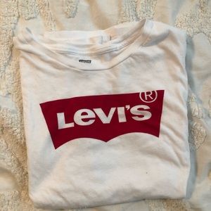 Levi’s Graphic Logo T-shirt - size medium